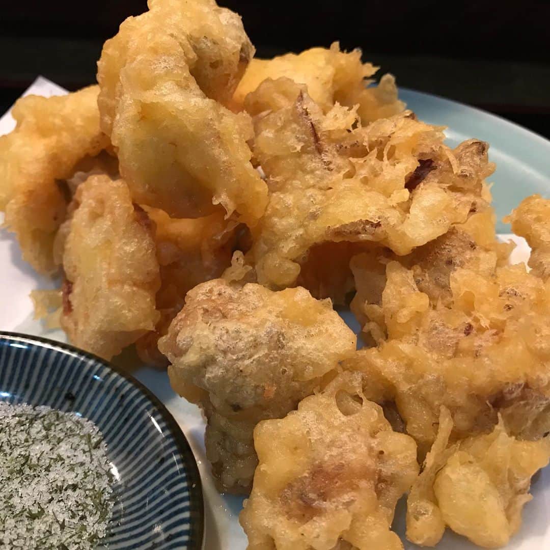 子守康範さんのインスタグラム写真 - (子守康範Instagram)「魚を食べたかったので、鰤を焼いてもらい、穴子を揚げてもらいました😋 #社長メシ」10月29日 3時54分 - 10komori