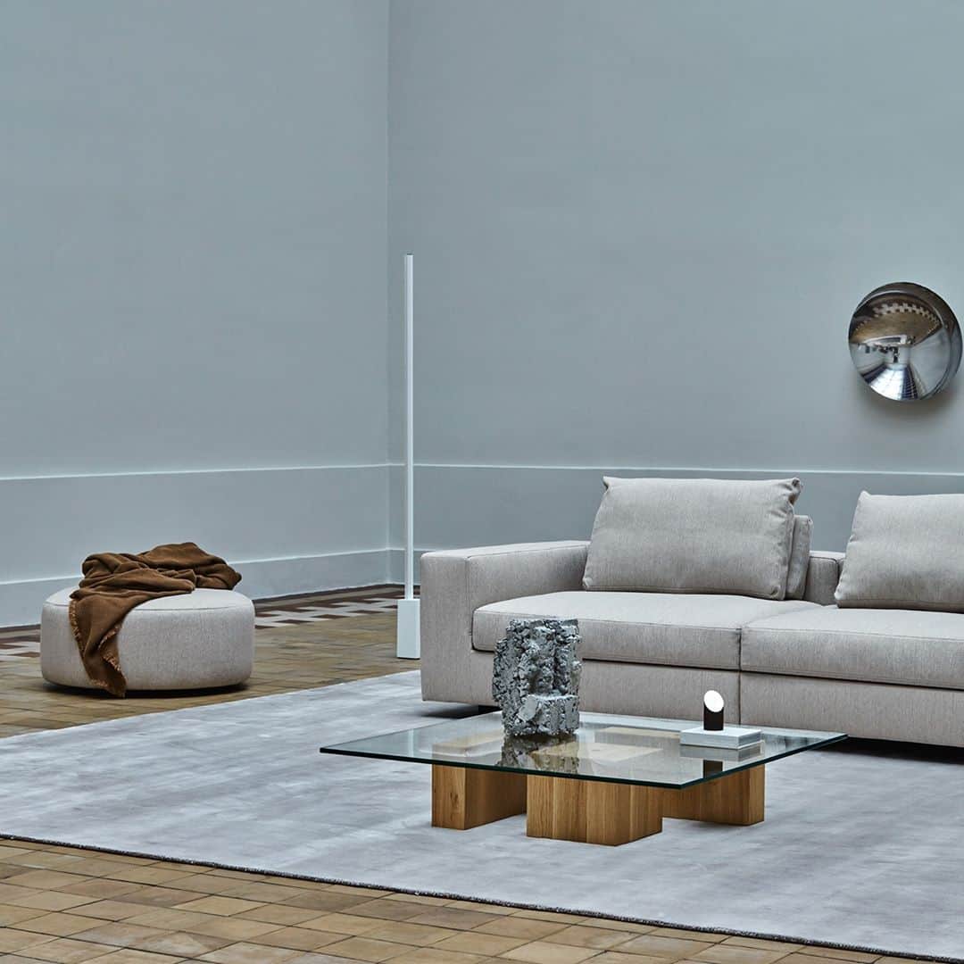eilersenのインスタグラム：「Puzz is a renewed version of our old Puzzle sofa table. Different dimensions, different materials, same high quality and aesthetic look!⁠ •⁠ •⁠ •⁠ #eilersen #eilersenfurniture #myeilersen #puzz #interiordesign #homedecor #sofa #danishdesign #inredning #finahem #interiorlovers #interiordesign #modernliving #minimalism #nordiskehjem #nordicinspiration #nordicliving #craftsmanship #luxurylifestyle #boligindretning #designinterior #livingroominspo #boliginspiration #softminimalism #hemindredning #schönerwohnen #nordicminimalism」