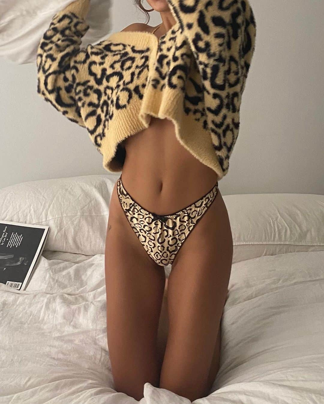 For Love & Lemonsさんのインスタグラム写真 - (For Love & LemonsInstagram)「When you have a sweater this cozy, we can understand why you're only getting out of bed now. // The Frankie Sweater and Thong Panty」10月29日 4時03分 - forloveandlemons