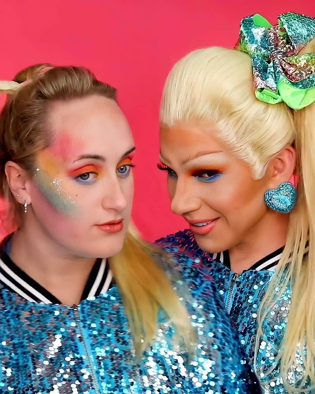 YouTubeさんのインスタグラム写真 - (YouTubeInstagram)「Swipe to transform @trixiemattel and @brittany_broski into @itsjojosiwa. ✨🎀 Head to our story to watch more of your favorite creators transform just in time for Halloween 🎃.」10月29日 4時14分 - youtube