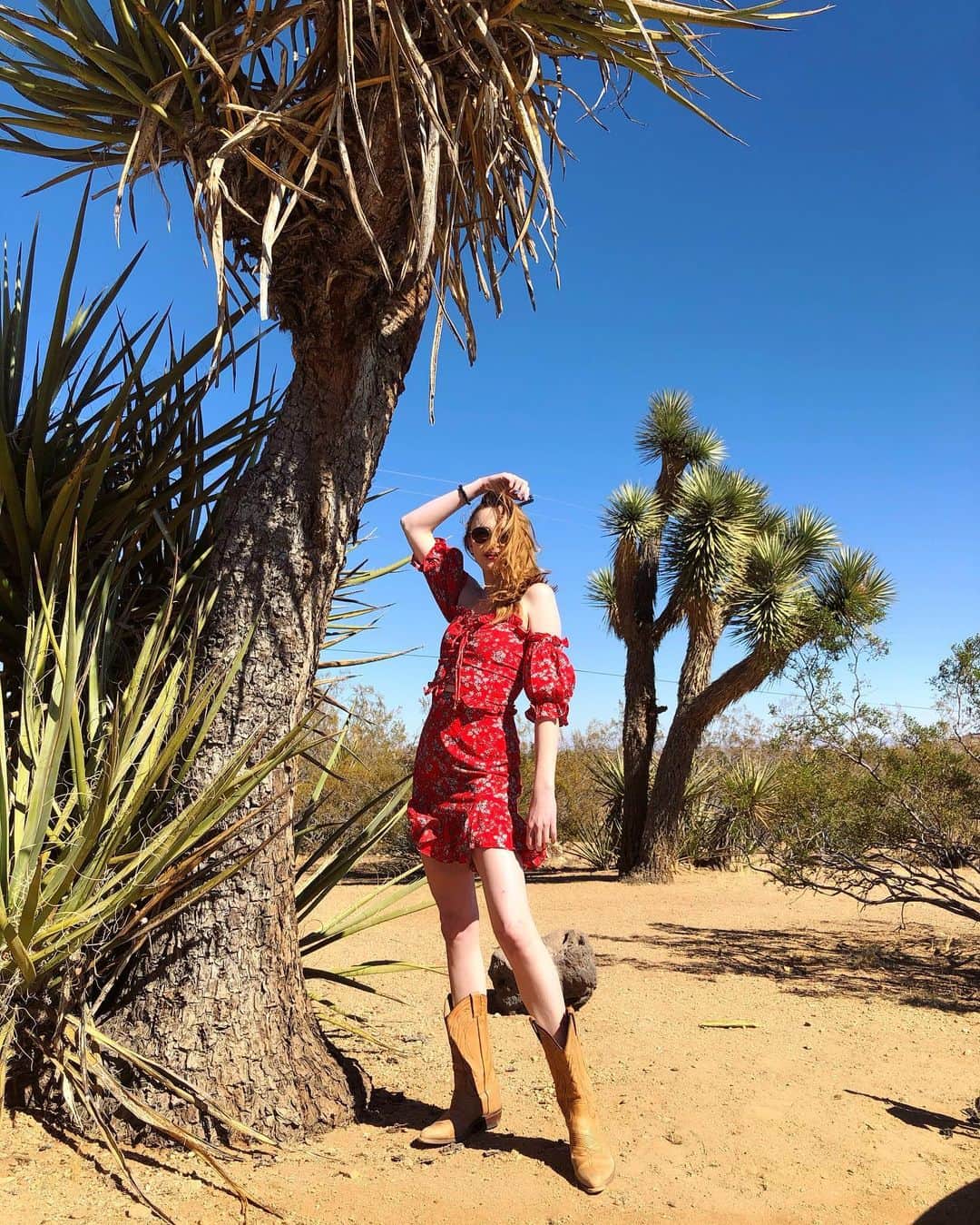 キーリー・マーシャルのインスタグラム：「Joshua Tree Cowgirl 🌵」