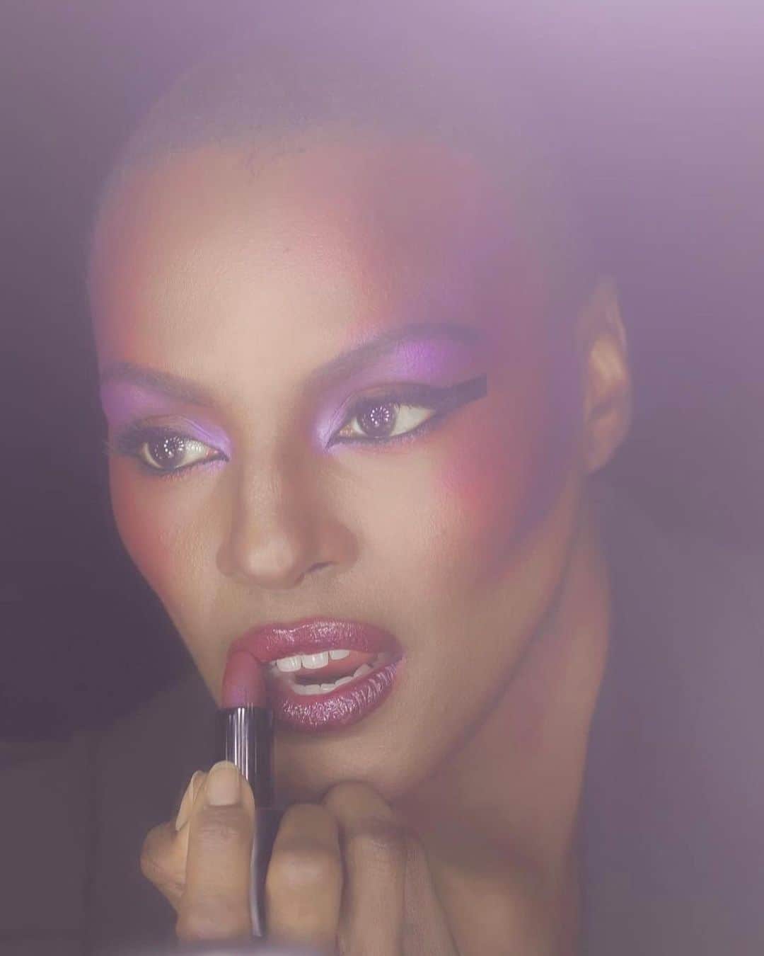 Carolina Gonzalezさんのインスタグラム写真 - (Carolina GonzalezInstagram)「⚡️GRACE JONES VIBES⚡️on @denisenatashawilliams   💄Squared off liner using @armanibeauty Eyes To Kill Lacquered Liner  Luminous Silk Concealer in 11.75  Luminous Silk Foundation in 13.5  Rouge D’Armani in 600 Front Row    AVAILABLE @sephora #ArmaniBeauty #EyesToKill #RougeDArmani #LuminousSilk  #GraceJones #halloween  PHOTO by @seniorsix    #MakeupCarolinaGonzalez  #CGonzalezBeauty  ***BACK STORY  Denise is one of my oldest friends and my 1st glam muse lol. We’ve known each other since we were 12.  33 years later and she still looks like she did in High School!!!!! 💜🤍👯‍♀️」10月29日 4時32分 - cgonzalezbeauty