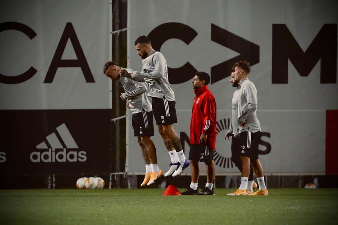 ニコラス・オタメンディさんのインスタグラム写真 - (ニコラス・オタメンディInstagram)「#Europaleague 🦅 #Benfica 📸 #UEL  #DeTodosUm @europaleague」10月29日 4時40分 - nicolasotamendi30