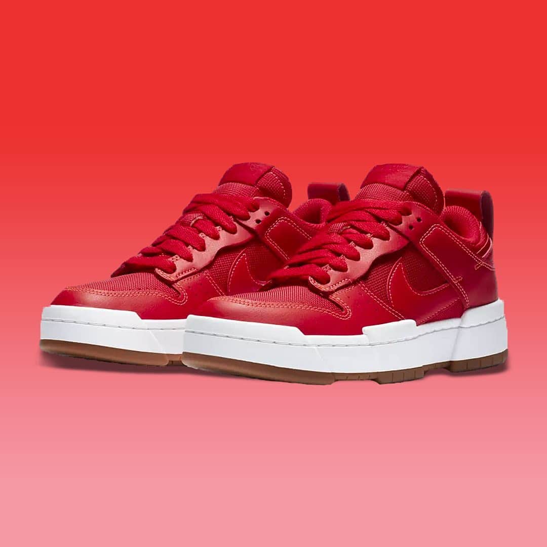 shoes ????さんのインスタグラム写真 - (shoes ????Instagram)「The Nike WMNS Dunk Low Disrupt is a female-focused take on the classic Dunk silhouette.   This “University Red” colourway is dropping November 9th BIA Nike stockists. 🚨   What are the key differences from the classic Dunk to the Nike WMNS❔」10月29日 4時58分 - shoes