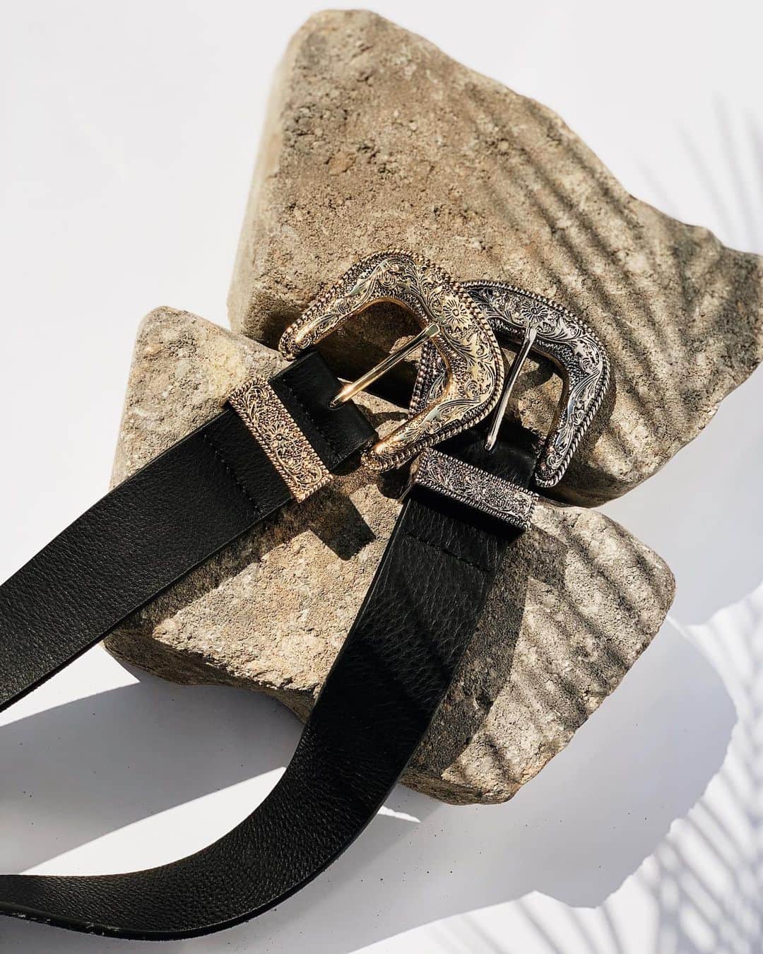 ビーローザベルトさんのインスタグラム写真 - (ビーローザベルトInstagram)「For years our #FRANK belt has been a best seller and closet staple jean belt and we’re STILL in love 🧡」10月29日 5時12分 - blowthebelt