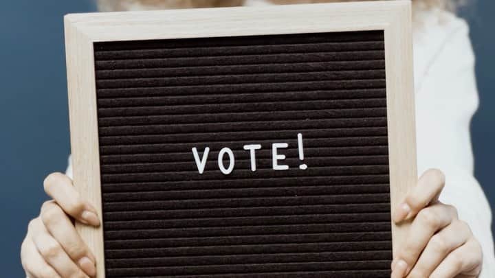 マット・マクゴリーのインスタグラム：「If we want to preserve the democracy we have and work to make it more democratic, we need to show up for one another. Setting up a voting pod is easy and ensures that everyone’s vote gets counted. Get together safely with a group of people in your family or community, get tested, decide if you’ll vote by mail or in person, then follow up to make sure your vote was counted. Being left behind is not an option. Our democracy depends on us. #VoteForBelonging #WeBelong @dawnlyen @weinspirejustice @culturalengagement」