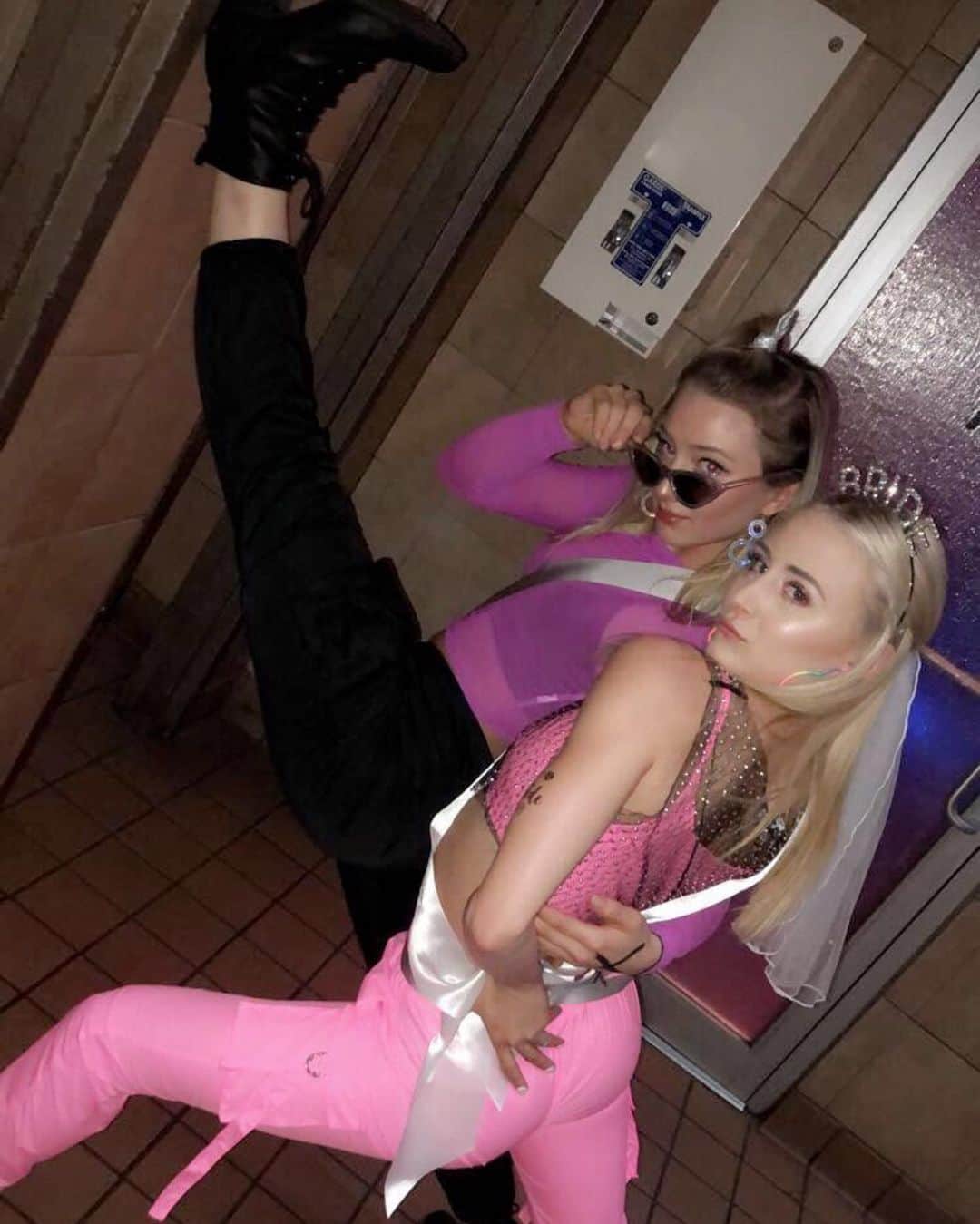アシュリー・ケインのインスタグラム：「Happy birthday best friend 🤍✨ love youuu!」
