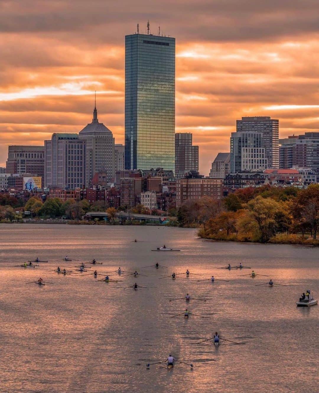 Instagramersさんのインスタグラム写真 - (InstagramersInstagram)「Fantastic views of the sunrise at over the Charles River at Boston by @jackdarylphotography and @igersboston 📸✨💞 #igersboston #igersusa #igers」10月29日 6時09分 - igers
