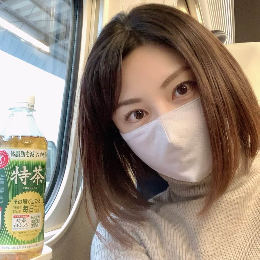 原史奈さんのインスタグラム写真 - (原史奈Instagram)「おはようございます！ 今年初の新幹線 プチ旅行 旅のお供に特茶 #新幹線 #久しぶり #今年初 #プチ旅行 #旅のお供 #特茶 #原史奈 #ゴルフ #ゴルフレッスン #ゴルフ女子#ゴルフ大好き #golf #ゴルフウエア #ゴルフコーデ #ゴルフグッズ #ゴルフ動画 #ping #ピン #ping女子 #gle2 #g410 #even #archivio #アルチビオ #cuartounited」10月29日 6時35分 - fuminahara