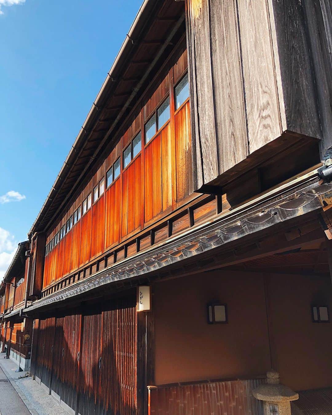 シャウラさんのインスタグラム写真 - (シャウラInstagram)「この色に惚れた。 These colors are so beautiful.❤️ #金沢　#kanazawa #architecture」10月29日 17時53分 - shaula_vogue