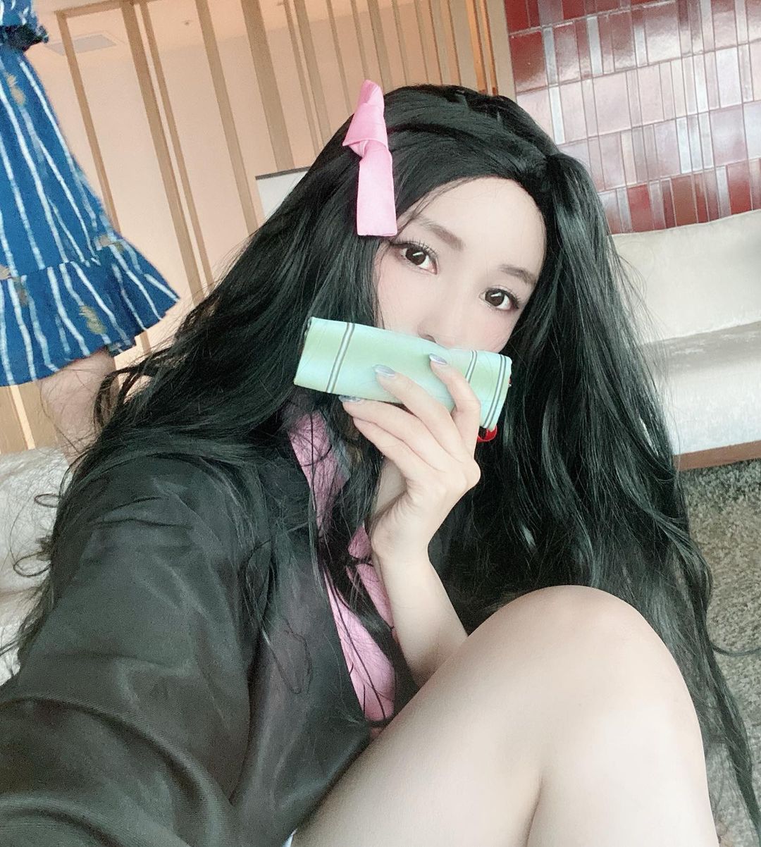 のインスタグラム：「この竹筒がハンカチでできてるんだけど 娘が気に入って沢山ハムハムしたから しなしなに😋 - #おうちハロウィン #禰豆子 #難しい」