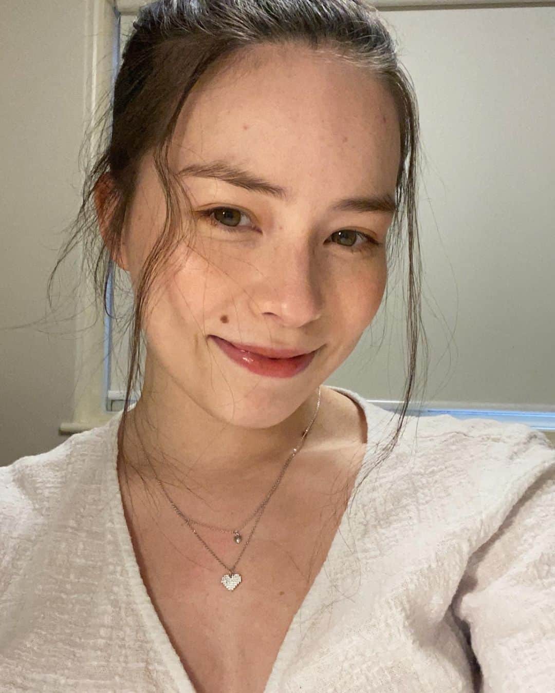 リアンのインスタグラム：「I bought myself a necklace ﻿ and look how cute it is💞💞💞﻿ ﻿ 新しいネックレス買ったんだけど﻿ 可愛すぎて可愛いすぎて💞💞💞﻿ ﻿ ﻿ ﻿ ﻿ ﻿ ﻿ ﻿ ﻿ ﻿ ﻿ ﻿ ﻿ ﻿ #jewelry #necklace #model #modeserach #makeup #discoverunder5k #summer #shooting #girl #selfie #fashionblogger #モデル #ハーフ #メイク #夏メイク #留学 #オーストラリア留学 #高校留学 #大学留学 #海外生活 #サロモ  ﻿」