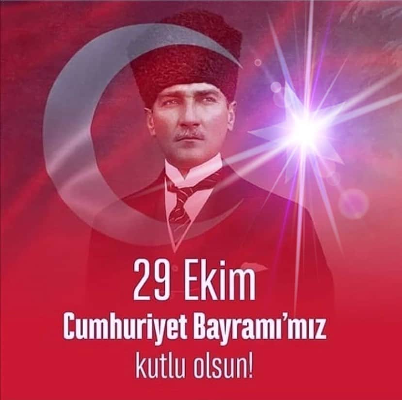 ベレン・サートのインスタグラム：「Cumhuriyetimizin 97. yasi kutlu olsun! #29ekimcumhuriyetbayramı #TurkishRepublicDay🇹🇷」