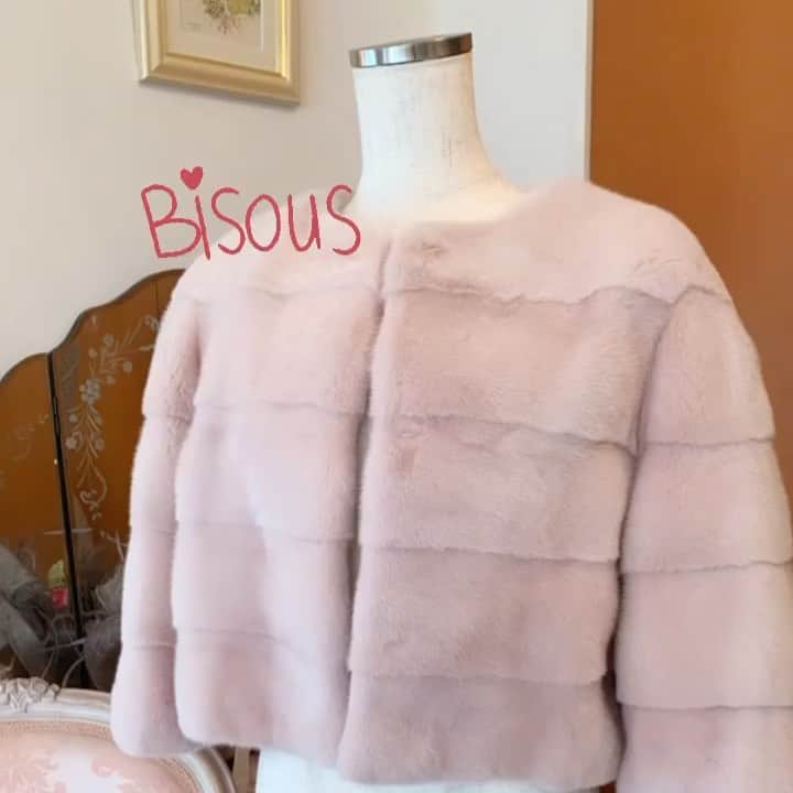 のインスタグラム：「New❣️ Akurarobe mink jk “Bloom “🌸  #akurarobe#akurarobefur#mink#fur#realfur#アクラローブ#アクラローブファー #quality#luxury#pink#fashion#新作」