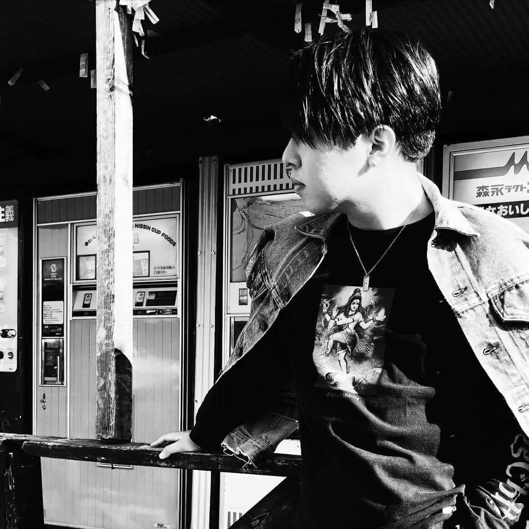 のインスタグラム：「#Monochrome #fr2  #levis」