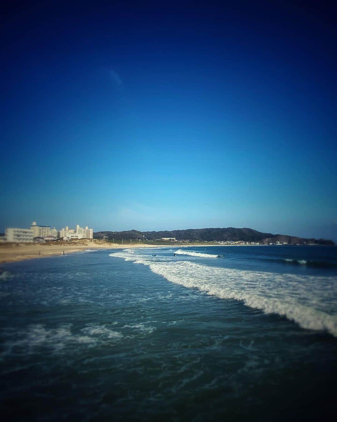 上妻宏光さんのインスタグラム写真 - (上妻宏光Instagram)「午前から波乗り🏄‍♂️ いつもお世話になるショップがお休みの為、手土産が渡せず、、、 また今度😂  #surf #sea #nuture」10月29日 16時55分 - agatsuma_official