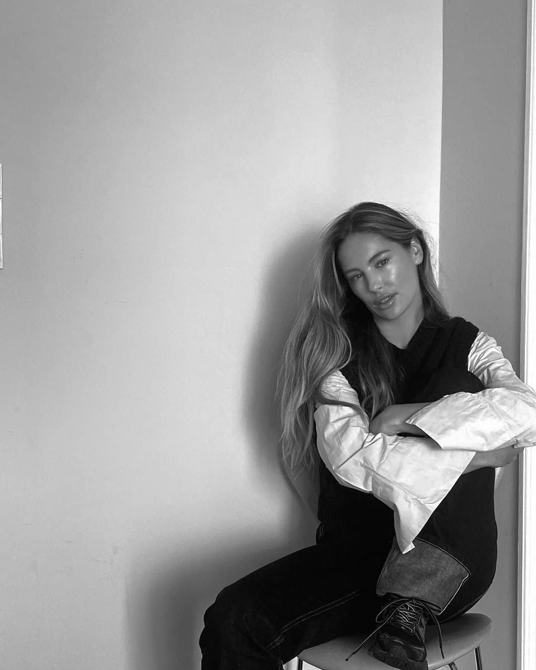 Mathilde Goehlerのインスタグラム：「Morning 🖤」