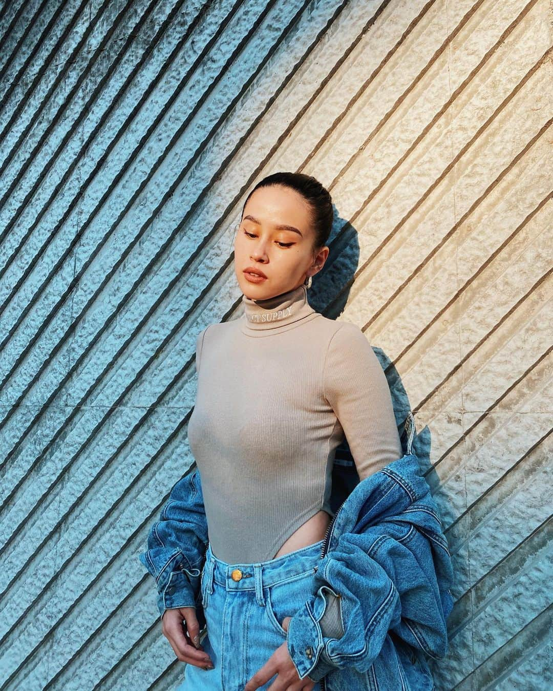 安田唯さんのインスタグラム写真 - (安田唯Instagram)「. Tops:  @qussio_official  Jacket: @instantfunk_official」10月29日 17時06分 - yui_ysd