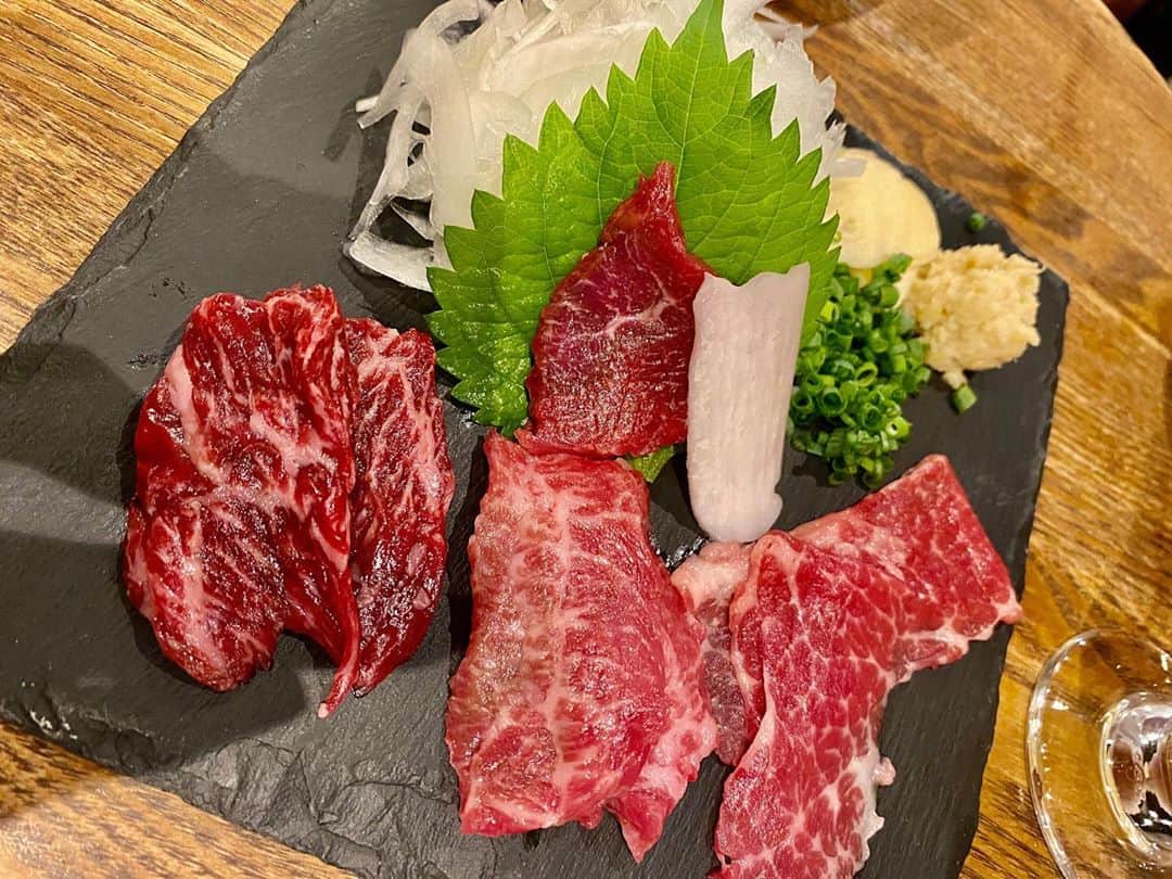 松本旭平さんのインスタグラム写真 - (松本旭平Instagram)「肉活しまくってますなぁ。幸せ。馬肉うまし。  #お肉 #馬肉 #dinner #japan #food」10月29日 17時10分 - akihira_matsumoto