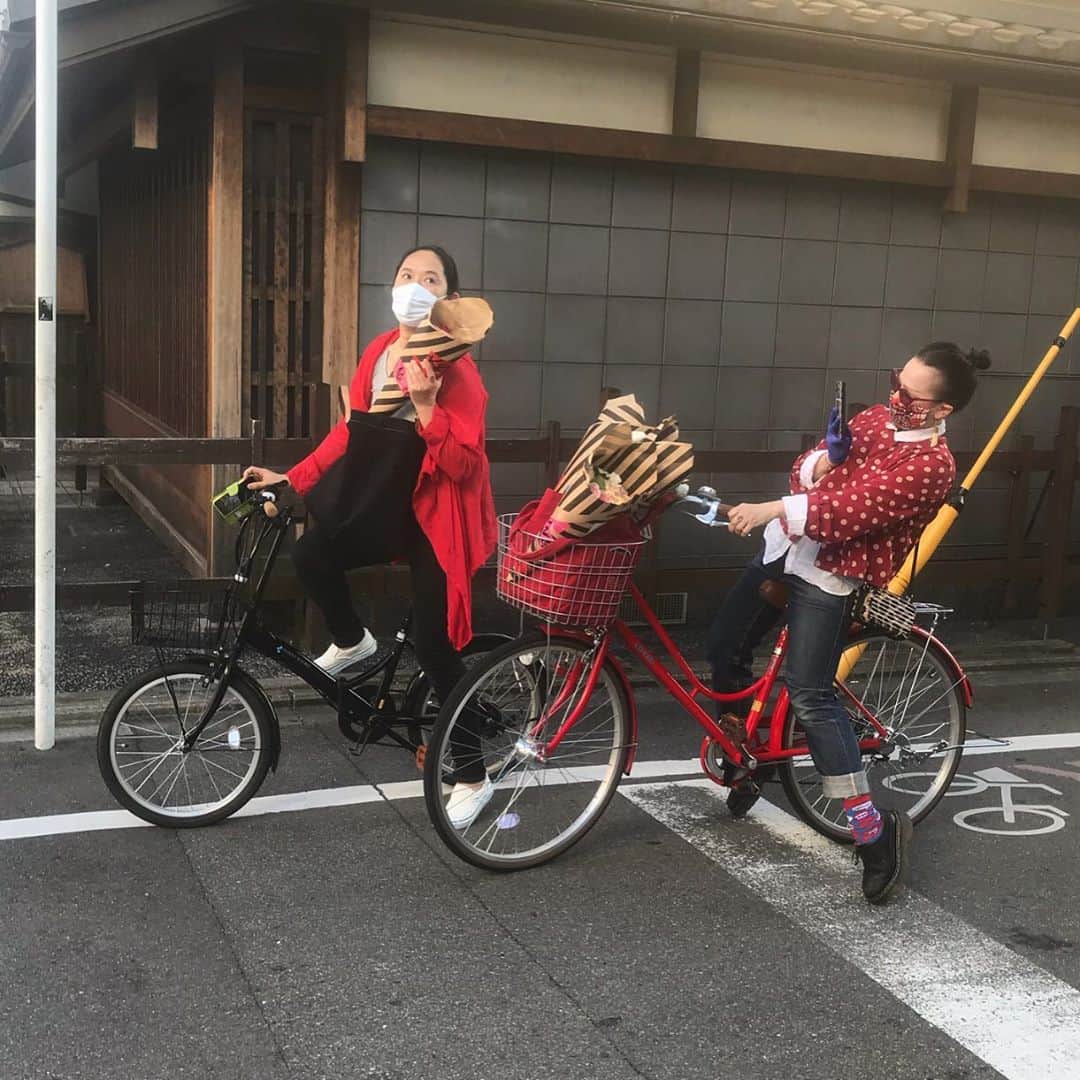 小林尊のインスタグラム：「💐🚲💫 ちりんちりーん 😉 @happynyc @maggiechatter @acehotelkyoto」