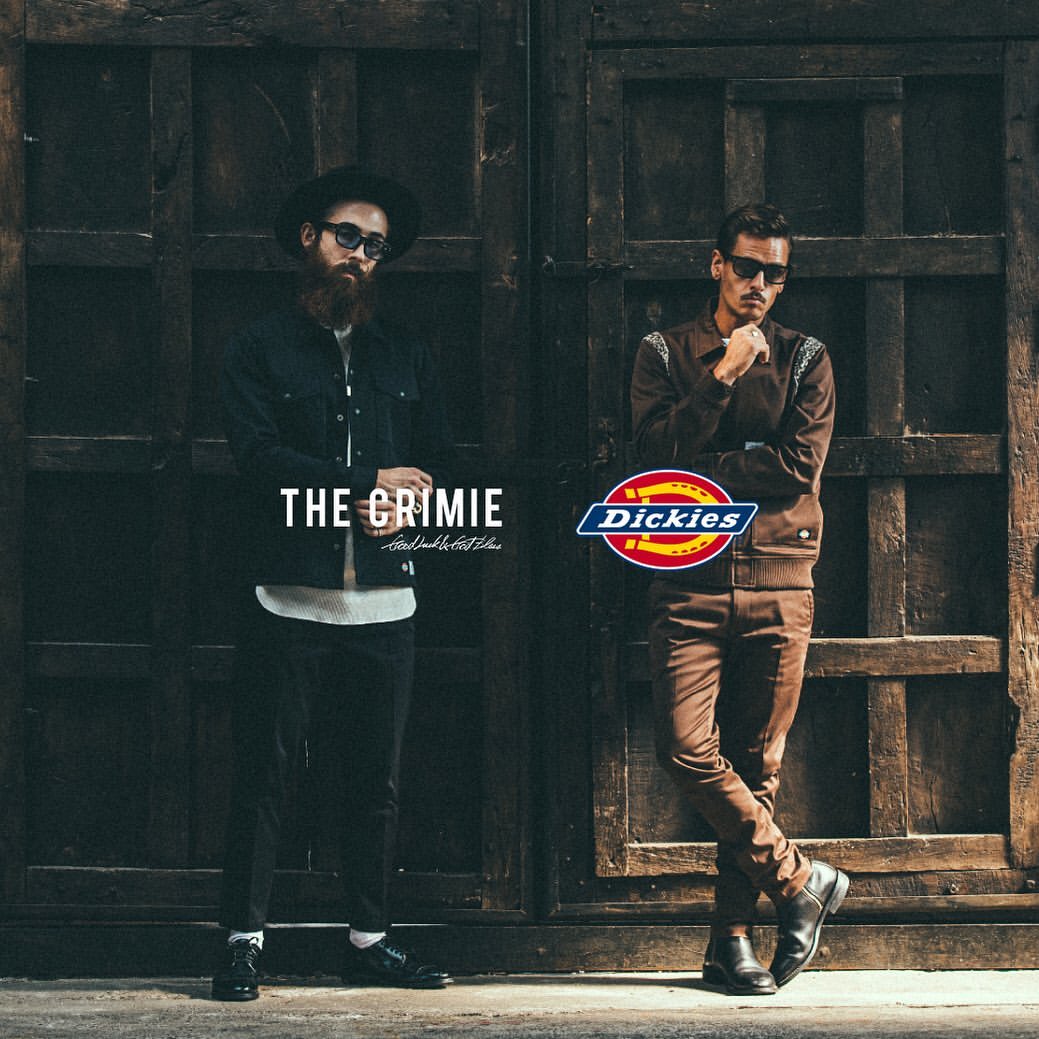 クライミーさんのインスタグラム写真 - (クライミーInstagram)「THE CRIMIE×Dickies Collaboration All items now in stock.  ディッキーズとのジャケット２型、パンツ２型、全４型がついに全国にて発売開始。 注目のコラボアイテムをはじめ、黒いアメカジを軸に展開されるデザインは、10年後も着られるスタンダードを常に進化させ続け、不変の格好良さと大人のもつ色気を追求している。 色気を纏い遊びを知る上質な大人達のためのワードローブ、そして時には道具として機能し、世界中どこへ着て出かけても通じる不変性を実現。ワールドワイドな視線と価値観で常にスタンダードを進化させ続けている。  #lightandshadowseries #dickies  @dickies_jp  #collaboration #collabo  #CR_MOVIE #2020AW #AW2020 www.crimie.com  THE CRIMIE Roppongi Hills 03-6447-0225  THE CRIMIE Omotesando 03-3405-5075  ——————————————— Designer @yonhorwinc @koji_kaks Photo @cherrychillwill Stylist @satoshiezaki Designed in #Tokyo #TheCrimie #CRIMIE #ザクライミー #クライミー #CallOnGodButRowAwayFromTheRocks #GoodLuckAndGodBless #RiseAboveTheLimit ———————————————」10月29日 17時32分 - crimie_official