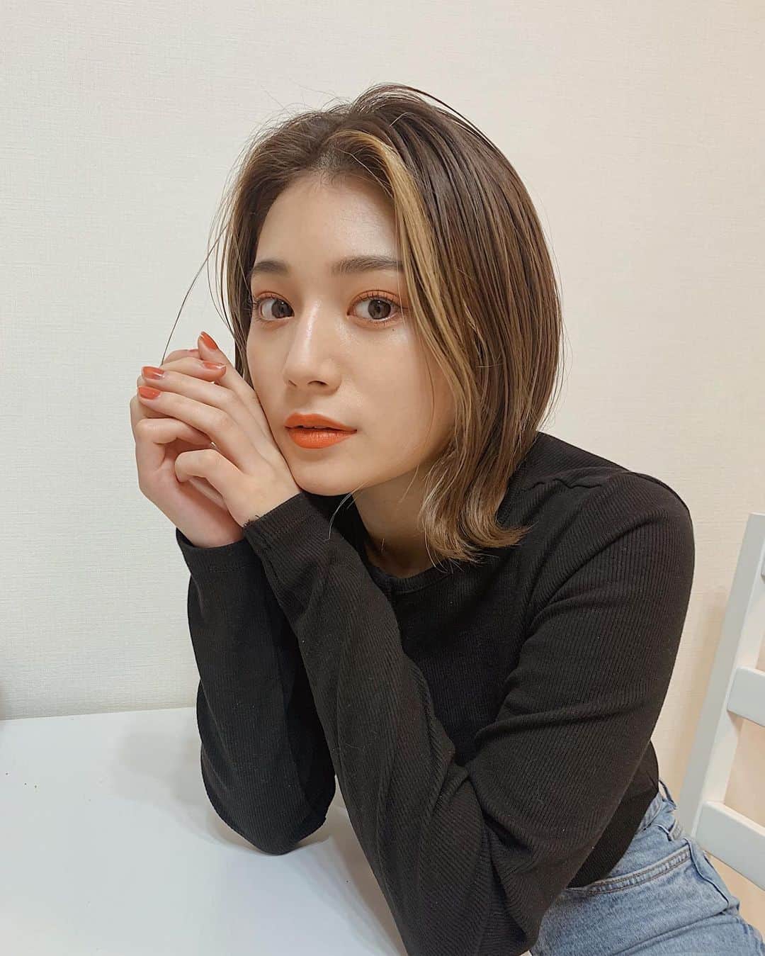 浪花ほのかのインスタグラム：「3ceのコスメで秋メイク🧡🙁🧡 結構発色良くて サラサラした質感でお気に入り！！」