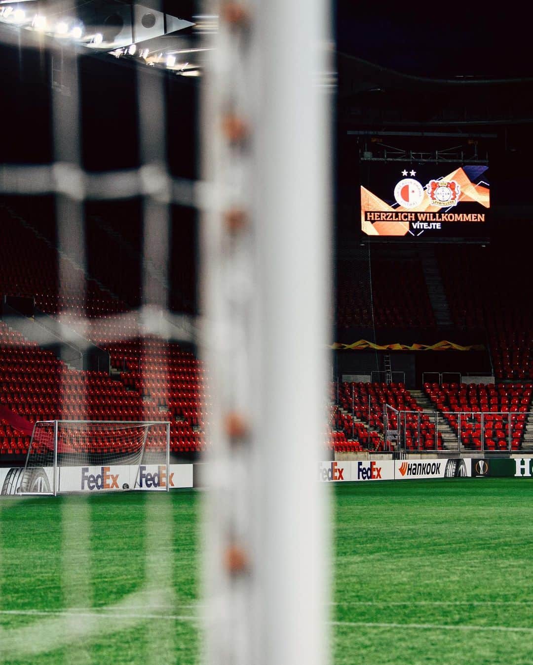 バイエル・レバークーゼンさんのインスタグラム写真 - (バイエル・レバークーゼンInstagram)「G A M E D A Y 🔥🔥🔥 #SLAB04  🙏 Fight for another W 🙏 #UEL」10月29日 17時30分 - bayer04fussball