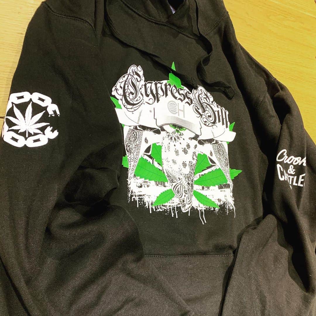 Crooks & Castlesのインスタグラム：「Crooks and Castles X Cypress Hill  #insaneinthebrain #insaneinthemembrane #cypresshill #crooksncastles #crooksandcastles #cantstopthecrooks」