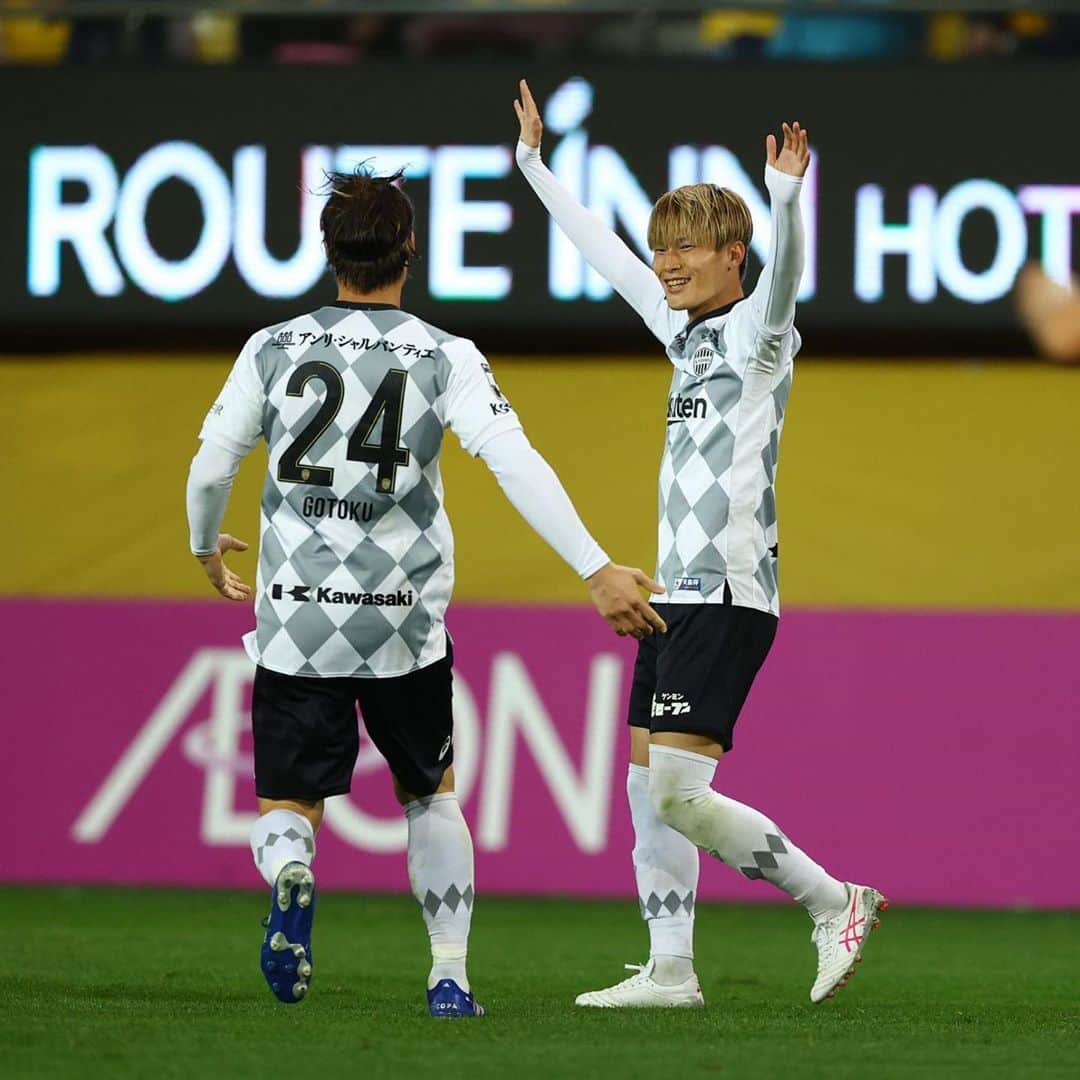 のインスタグラム：「[MATCH PHOTOS] VEGALTA SENDAI vs. VISSEL KOBE  #vissel #visselkobe #ヴィッセル #ヴィッセル神戸 #Kobe #神戸 #WeAreKobe #KobeForeverForward #一致団結 #JLeague #Jリーグ #DAZN」