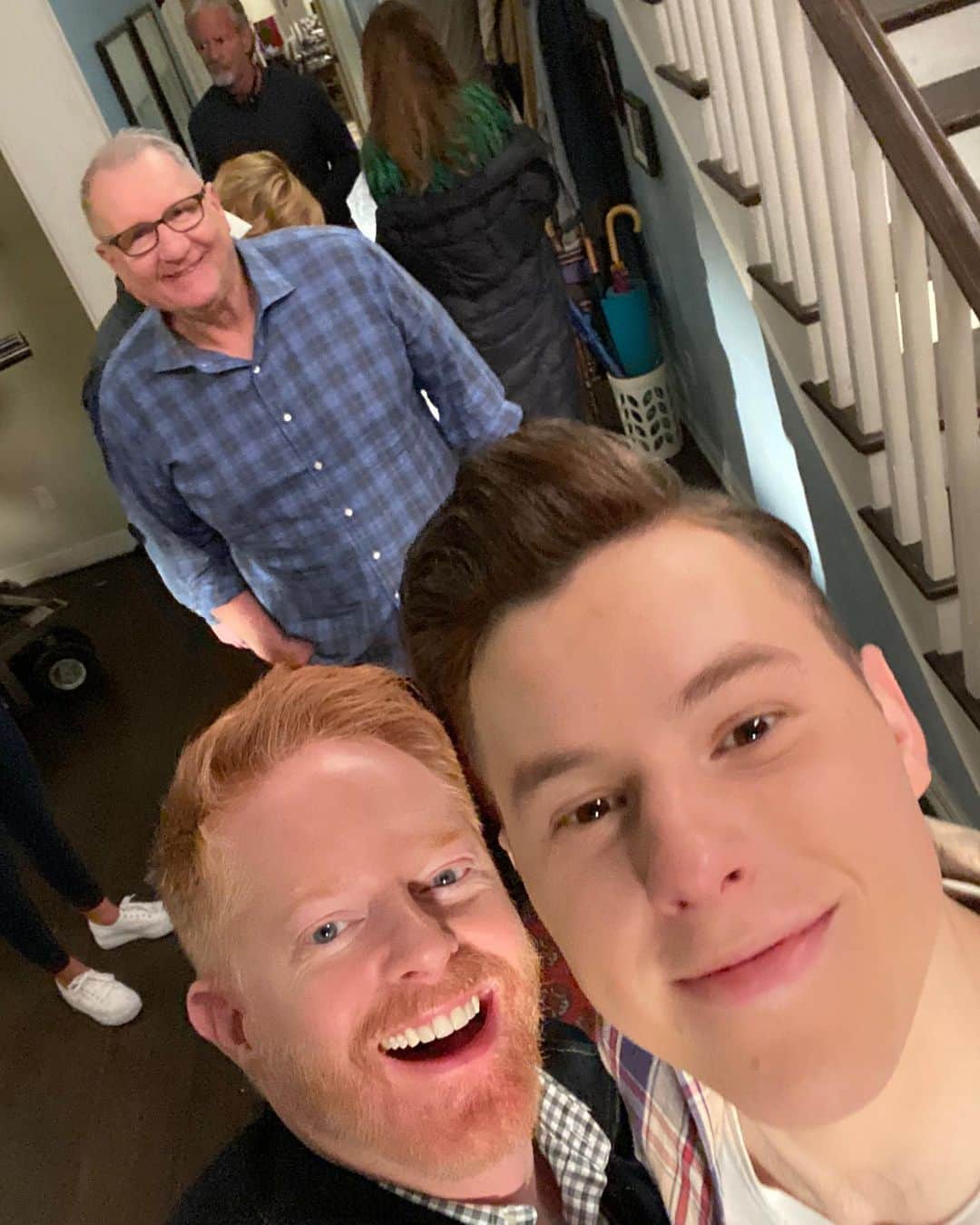 ジェシー・タイラー・ファーガソンのインスタグラム：「Here is a photo of @nolangould with his biggest icon, Ed O’Neil and his biggest inspiration, me. Happy Birthday Nolan! I miss you!!!」