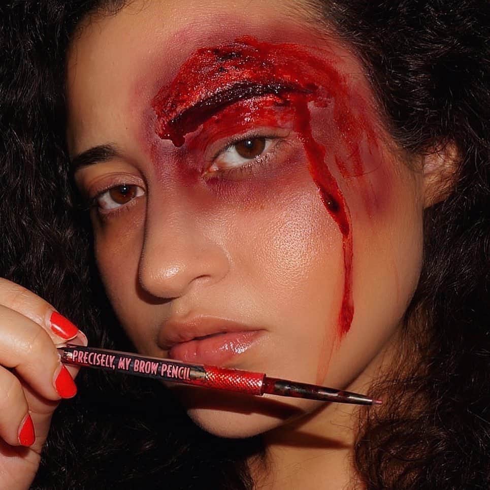 Benefit Cosmeticsさんのインスタグラム写真 - (Benefit CosmeticsInstagram)「Mentally we are here 🔪 @sakimakeupartist shows us what happens when good brows go bad 👿 #preciselymybrowpencil #regram #friendswithbenefit」10月29日 9時26分 - benefitcosmetics
