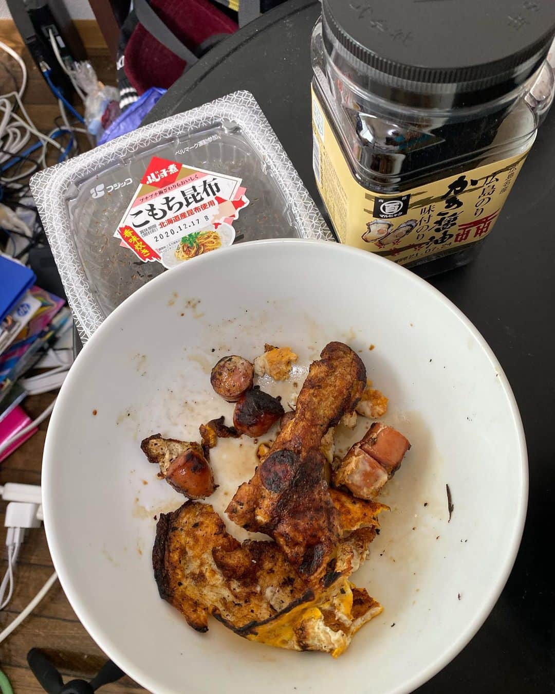 クロちゃんさんのインスタグラム写真 - (クロちゃんInstagram)「朝ごはんは、卵炒め。  味付けは、薄味で。 隠し味にラー油。」10月29日 9時28分 - kurochandesuwawa