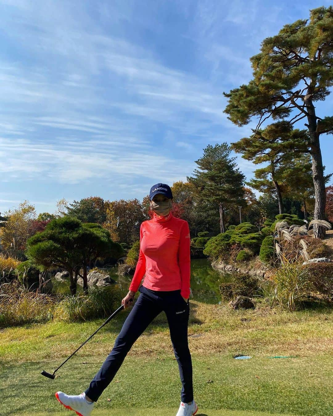 アン・シネさんのインスタグラム写真 - (アン・シネInstagram)「😶 #adidasgolf」10月29日 9時48分 - shinaeahn