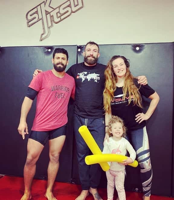 ミーシャ・テイトさんのインスタグラム写真 - (ミーシャ・テイトInstagram)「Great Rolls with these gents! @mikemav22 @johnnyboymma  #spokane #Washington #sikjitsu #mma #wmma #grappling #bjj #wrestling」10月29日 9時53分 - mieshatate