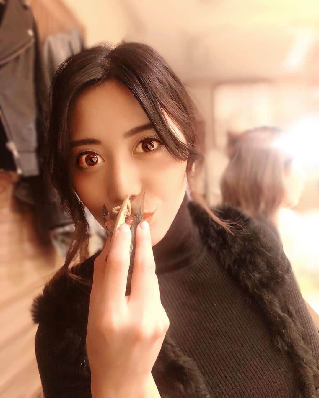 黒ユイのグルメインスタ