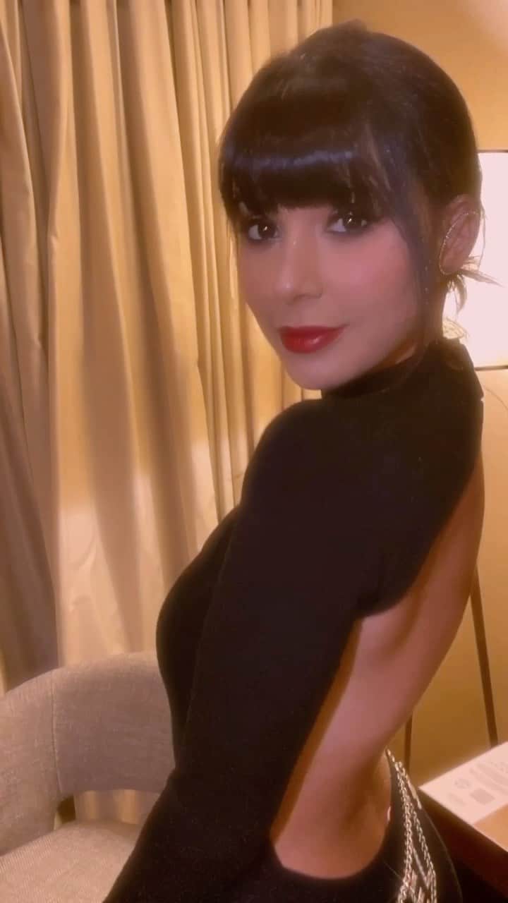 Gabriela Salesのインスタグラム：「Anitta vai ter que lutar um pouco agora 😂😂😂」