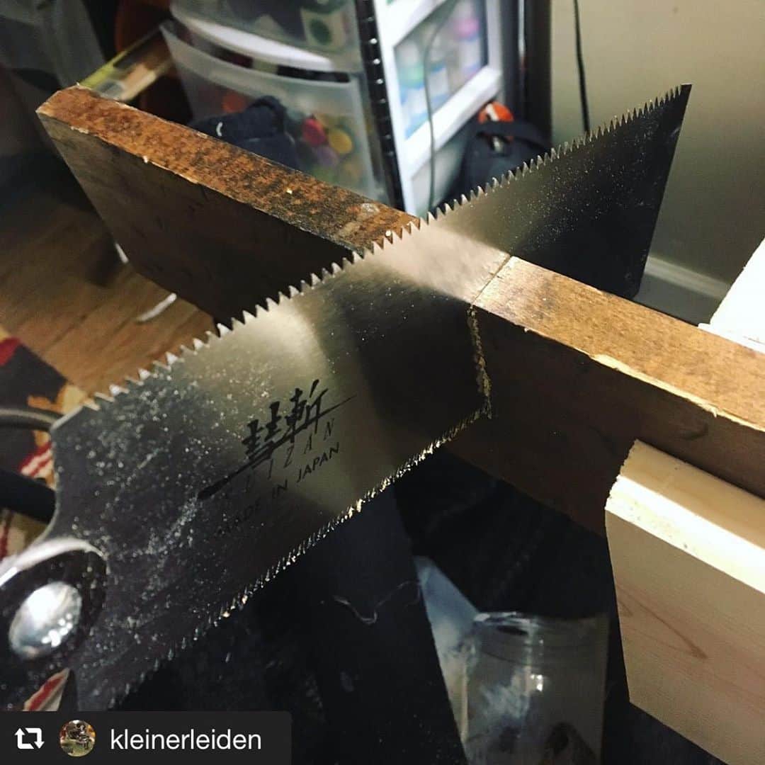 SUIZAN JAPANさんのインスタグラム写真 - (SUIZAN JAPANInstagram)「Thank you for the post!! Hope you love this Ryoba saw✨﻿ ﻿ #repost📸 @kleinerleiden﻿ See-through steel. -﻿ -﻿ -﻿ #suizan #ryoba﻿ ﻿ #suizanjapan #japanesesaw #japanesesaws #japanesetool #japanesetools #craftsman #craftsmanship #handsaw #pullsaw #dovetail #flushcut #woodwork #woodworker #woodworkers #woodworking #woodworkingtools #diy #diyideas #japanesestyle #japanlife」10月29日 10時58分 - suizan_japan