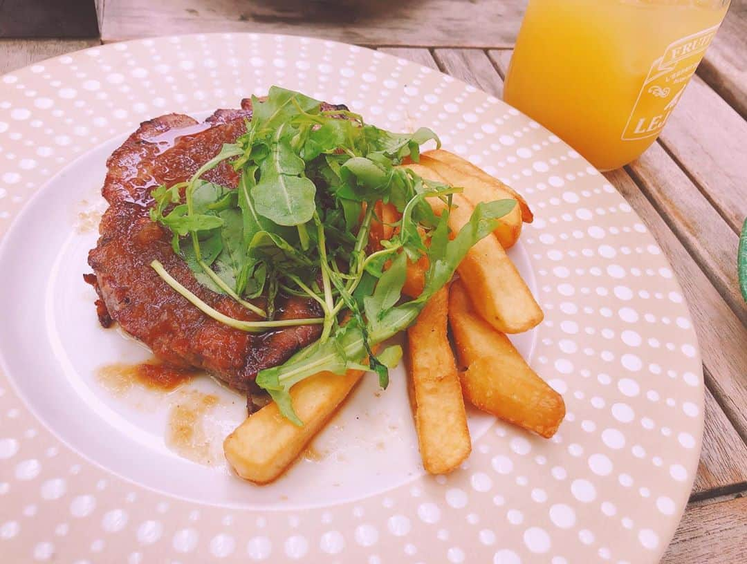 佐々木晴花さんのインスタグラム写真 - (佐々木晴花Instagram)「この前食べたランチ😋🍴💕 色んなお肉メニューがあったり、テラス席があったり、いい感じでした😊  リオ・ブルーイング・コー ビストロアンドガーデン 東京ミッドタウン 是非行ってみてね🥰 ＊ ＊ 💎心変わりの相手は私にしてみない？💎 ＊ インスタ・Twitter・YouTubeチャンネル・TikTok・SHOWROOM・LINE LIVEは佐々木晴花で検索🔍 ＊ あなたのフォローお待ちしております🌷 ＊ ＊ 🟥YouTubeもアップ中🟥 #チャンネル登録お願いします ＊ 佐々木晴花で検索🤓又はプロフィール欄から✈️ ＊ ＊ ◾️佐々木晴花へのお問い合わせ✉️ セントラル株式会社所属 ＊ ○お仕事のご依頼 ⇨ work@centralltd.co.jp ＊ ○ファンレターやプレゼント🎁💌 ⇨ 〒151-0051 東京都渋谷区千駄ヶ谷2-33-8 YKビル2F・3F セントラル株式会社 佐々木晴花 宛 ＊ ＊ はるはるファミリー 大募集中 🏠 #佐々木晴花 ☀️🌻 （はるはる・ビールとホルモン好き）🍻🐷 #RIZINガール2020 #女優#アーティスト 💁‍♀️💃🎤 #ダンサー#ダンス講師 👯‍♀️ #グラビア#グラドル 👙🏖 #マシュマロボディ#谷間#ムチムチボディ#セクシー 💗 #ビール女子 #釣りガール 🎣🐠 #グルメ女子 #肉好きな人と繋がりたい  #ラーメン好きな人と繋がりたい  #ラーメン女子 #東京グルメ #グルメ好きな人と繋がりたい  #レトロガール#レトロコーデ #80年代アイドル#総合格闘技  #RIZIN #RIZINFF #RIZINガール #japanesegirl #instagood」10月29日 11時16分 - haru2n.run