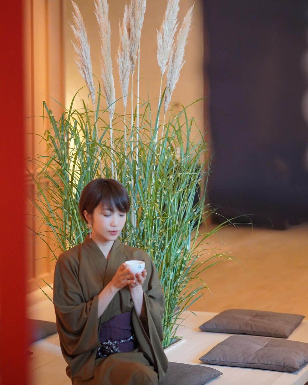 渡辺由布子さんのインスタグラム写真 - (渡辺由布子Instagram)「🎞  一眼レフカメラと中望遠レンズを新調したら、 写真の幅が広がった。  #iPhone11pro もSNSで使用する程度なら十分すぎるクオリティなのだが、カメラはまた違った味わいがあるね。  📷 @sonyalpha #6400 #56mm  📍 @hoshinoya.official #TOKYO #🇯🇵」10月29日 11時22分 - watanabe_yuko