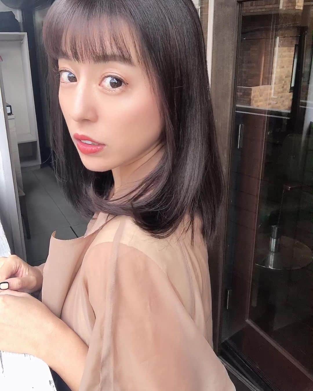 橋本真依さんのインスタグラム写真 - (橋本真依Instagram)「・﻿ 髪の毛切りました✨💓﻿ Twiceに憧れて髪の毛伸ばしてたんだけどw﻿ もう無理〜😚😚ってなっちゃいました💦﻿ ﻿ 落ち着いたカラーにもしてもらって﻿ トリートメントでサラサラ〜💓﻿ ﻿ 気分上がってますっ❣️﻿ いつもありがとうございます😊﻿ @heartim__official  ﻿ ﻿ ﻿ ﻿ ﻿ ﻿ #女子力ねーさん#イエベ秋#マスク#秋メイク#カーキ#ベージュ#オレンジ#🍊#ヘアカット#髪質革命#トリートメント﻿ #happy#smile#love#peace#lucky#tbt#l4l#followme#followback#instagood#photooftheday#Tokyo#Japan#셀스타그램#얼스타그램#잘보고가요#데일리룩」10月29日 11時33分 - hashimotomai430