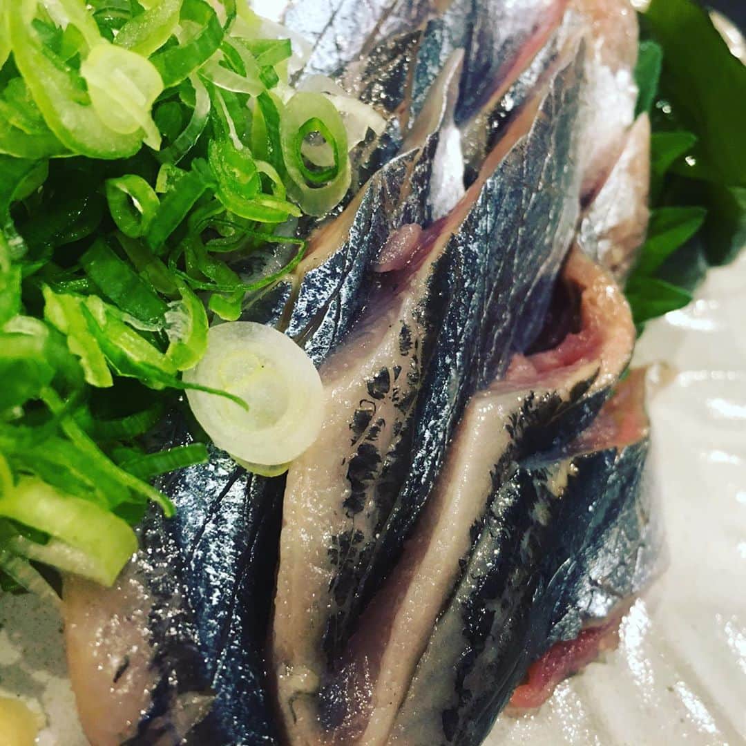 宮田麺児のインスタグラム：「鍋の季節ですね。 鍋は縁と決めております。  #鍋 #季節の鍋 #縁 #たいしゃぶ  #たいしゃぶうますぎ  #梅田#茶屋町#中崎町」