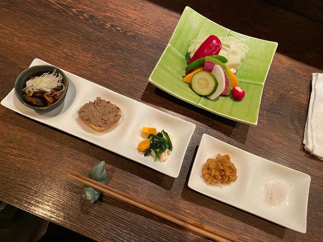 世礼奈のインスタグラム：「10/20（火）訪問  #焼き鳥 #床島 ☏ 03-5486-3318 東京都世田谷区三軒茶屋2-8-10 ルナパーク三軒茶屋１０５ https://tabelog.com/tokyo/A1317/A131706/13114433/」