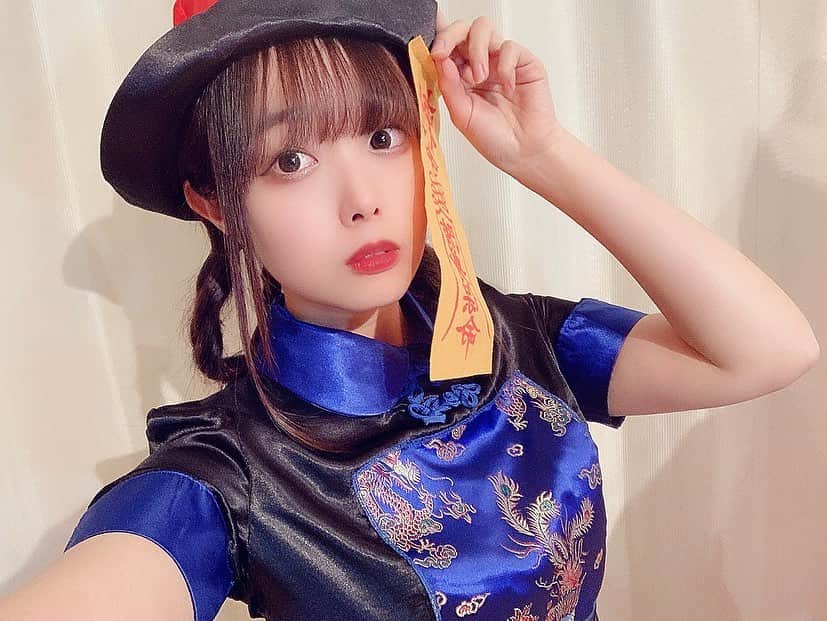 Dorothy Little Happyのインスタグラム：「🎃🦇🕸 ・ ちょっと早めの〜 ・ ꙳★*ﾟTrick or Treat꙳★*ﾟ ・ ・ 2020の仮装は 🍬キョンシー🍬 ・ ・ お菓子をくれても… イタズラしちゃうぞっ!!笑 ・ (✽๑❛ڡ❛)♥❤︎.* ・ 瑚白 🎃🦇🕸 #dorothylittlehappy  #ハロウィン  #キョンシー」