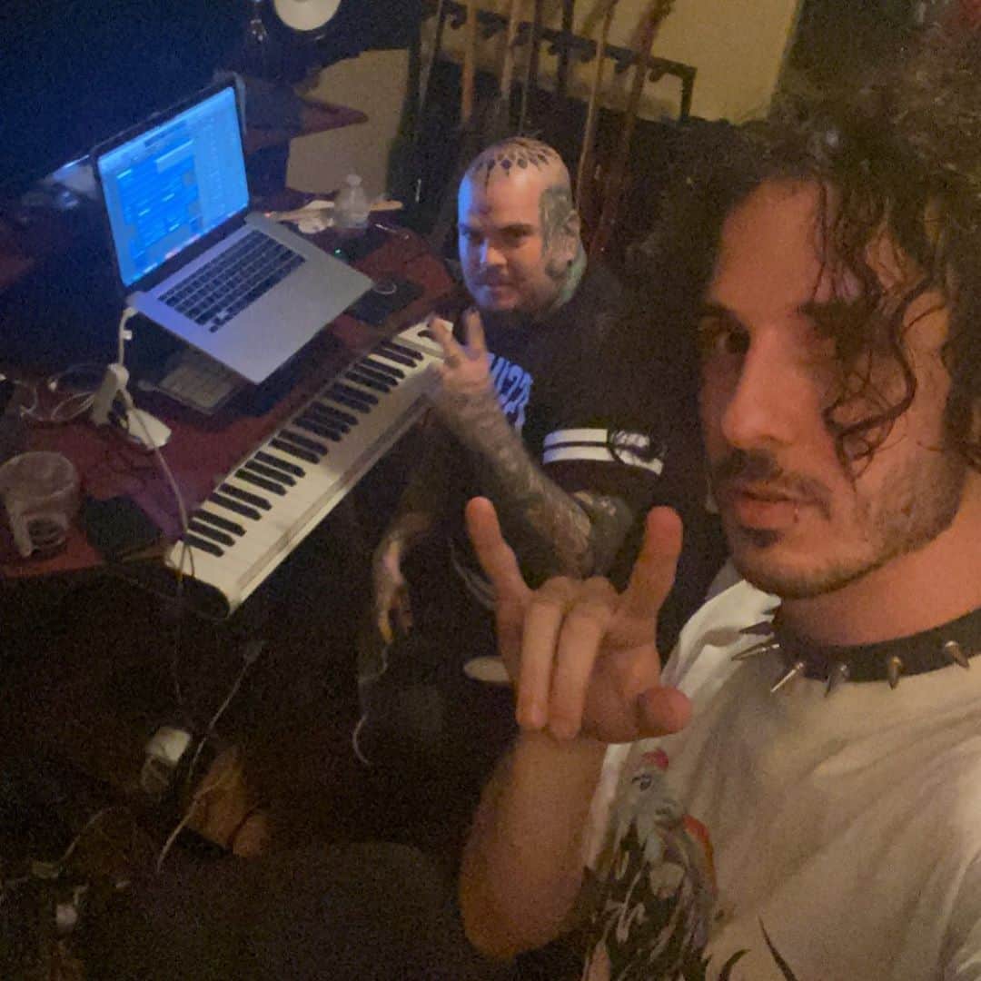 ブランドン・フーバーさんのインスタグラム写真 - (ブランドン・フーバーInstagram)「Goth lord @morgothbeatz 🖤」10月29日 13時05分 - brandonhoover