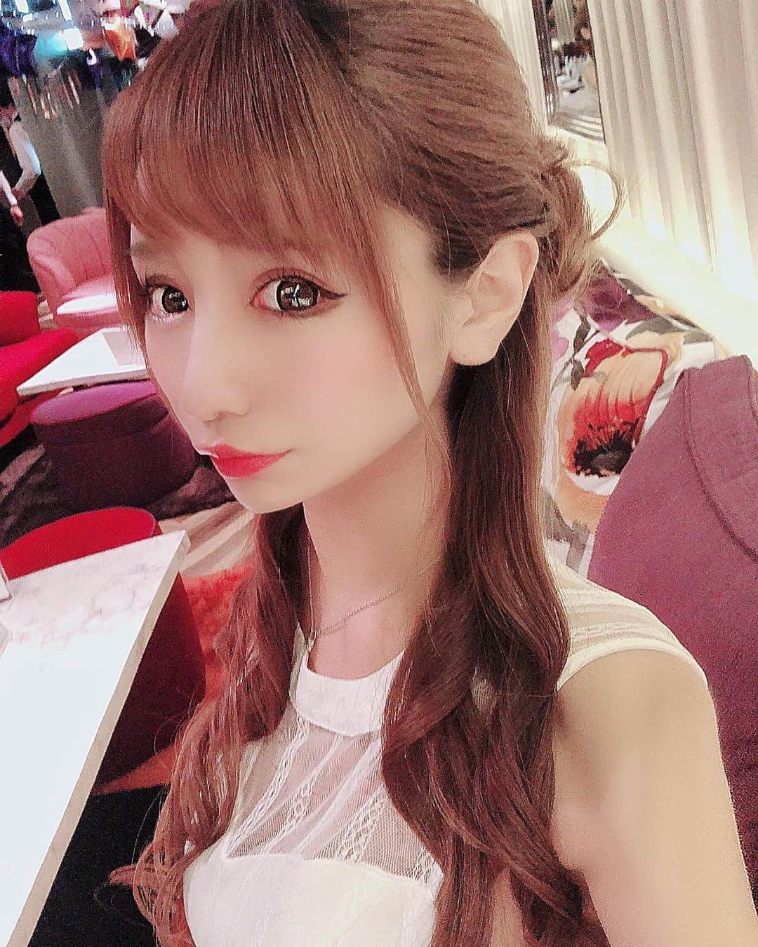神咲のあのインスタグラム：「. ｢見返りを求めない。｣ て言う人居るけどそんなの実際無理じゃない？ 尽くしてもらった分尽くしたいなって自然に思うもん . .  #東京 #新宿 #歌舞伎町 #キャバ嬢 #ミナミ #六本木 #すすきの #中洲 #西麻布 #水商売 #ホスト #ラウンジ #かわいい #イケメン #綺麗  #ロングヘア #ハーフアップ #ドレス #あざとい #モデル #l4l #韓国 #韓国好きな人と繋がりたい #オルチャン #美男美女と繋がりたい #お洒落さんと繋がりたい #可愛いは正義 #自撮り女子 #自撮り界隈 #いいね返し」