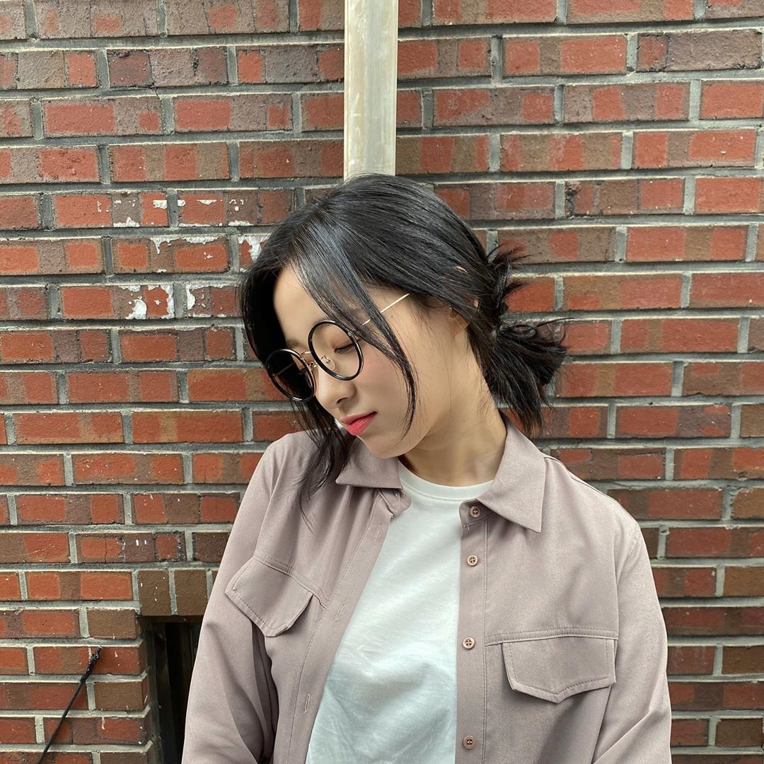 ジンソルのインスタグラム：「가을이 왔네? #여름아부탁해」