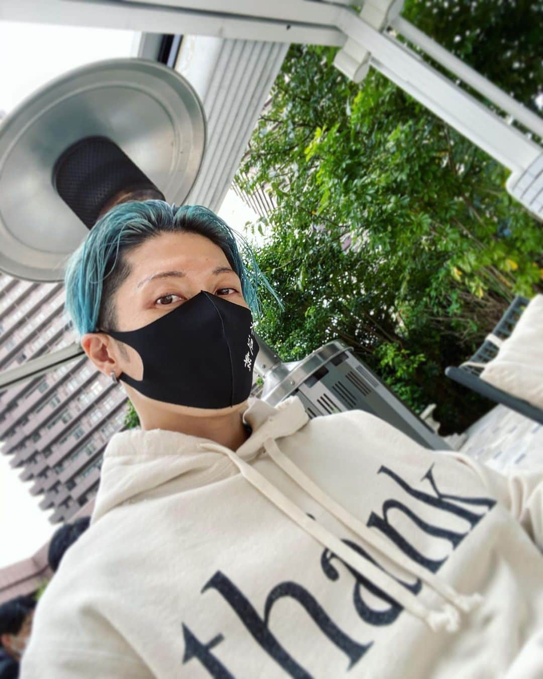 雅-MIYAVI-さんのインスタグラム写真 - (雅-MIYAVI-Instagram)「Reminder from Tokyo too!!!! ✋🏻✋🏻😃#WearAMask」10月29日 14時10分 - miyavi_ishihara