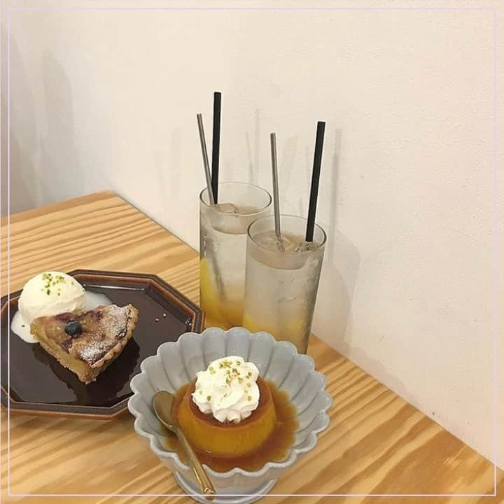 ピコフードさんのインスタグラム写真 - (ピコフードInstagram)「・ 外観もケーキもとっても可愛くておしゃれ🍰 韓国っぽさもあって素敵✨ ﻿ 🍽️🍽️🍽️🍽️🍽️🍽️🍽️🍽️﻿ お店のタグ﻿ #hellohanelca 他の地域を探す﻿ #piko_南柏 🍽️🍽️🍽️🍽️🍽🍽️🍽️ ﻿ @mi_mi.0 @moomo_727 @531__ayan @r_127.k @yu__pi00  さん﻿ ありがとうございました！！﻿ 🐥 🐥 🐥 🐥 🐥 🐥 🐥 🐥 🐥 🐥 🐥 🐥﻿ ﻿ ※最新の情報は調べてご確認をお願いします🙇🏻‍♀️﻿ ﻿ 関東圏内のオシャレなグルメの投稿を厳選し、﻿ 紹介してます👣👀﻿ オシャレなグルメを見つけよう！➡️ @piko_food_﻿ #piko_food もつけて投稿してくれると﻿ いいねとたまにコメントしに行きます❤️﻿ ﻿ 🐥 🐥 🐥 🐥 🐥 🐥 🐥 🐥 🐥 🐥 🐥 🐥﻿ ﻿ ﻿ .﻿ ﻿ .﻿ #千葉カフェ #千葉グルメ #千葉カフェ巡り #塚田グルメ #塚田カフェ #フレンチトースト #ランチ #ランチタイム #千葉ランチ #韓国風カフェ #柏グルメ　#柏カフェ　#グルメ巡り　#グルメスタグラム #カフェ巡り　#カフェスタグラム　#女子会　#おしゃれ店　#おしゃれカフェ　#南柏グルメ　#南柏カフェ #南柏ランチ #カフェ部 #カフェ活　#ランチ巡り #ランチ🍴 #cafestagram」10月29日 14時20分 - piko_food_