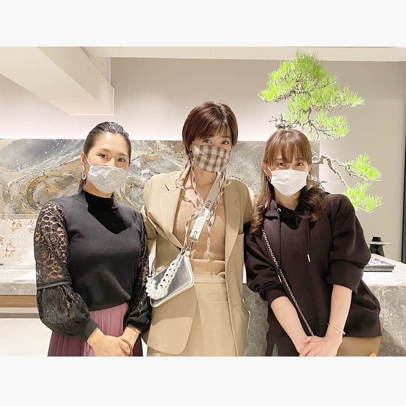 中川真依さんのインスタグラム写真 - (中川真依Instagram)「. りえちゃんに誘ってもらって、ヨンアちゃんのブランド #coel の展示会に行ってきました😊✨✨ どのお洋服も可愛くて、そしてヨンアちゃんがめっちゃ可愛いくて見惚れちゃいました🥺💕✨✨ 春が楽しみ😍 #coel」10月29日 14時28分 - maimai.47