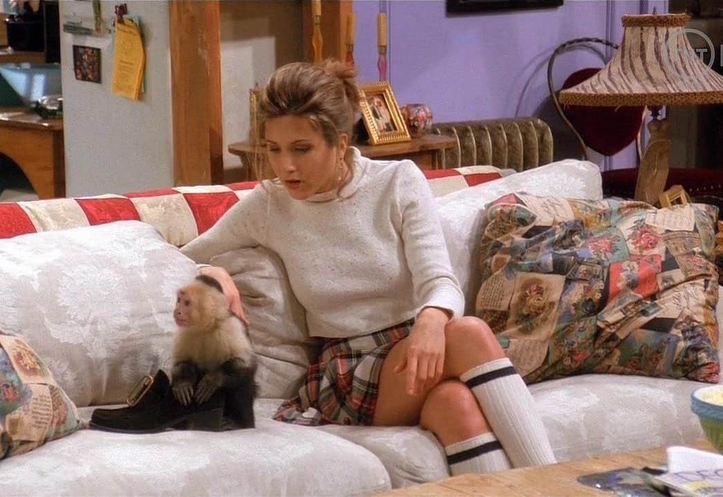 Vogue Australiaさんのインスタグラム写真 - (Vogue AustraliaInstagram)「#JenniferAniston’s ’90s mini kilt from Friends is making a comeback! The fabled 1990s trend (brought on by #Clueless,  #Friends and #Daria) is the kitsch throwback that’s come good in 2020 and the micro hemline’s new-gen followers are pretty persuasive about its modern appeal. Link in bio for more on the trend. 📷 courtesy of Warner Bros」10月29日 15時10分 - vogueaustralia
